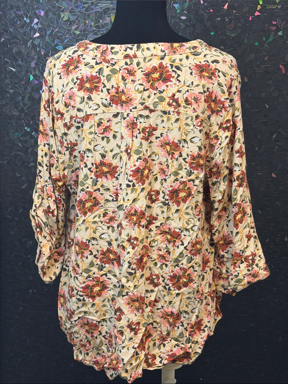 đ 004 Torrid Sz 2 Floral Top đ - Picture 3 of 9